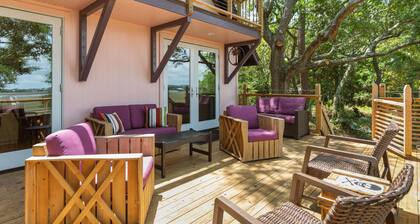 Folly Vacation Vintage Cottage with Stunning Views