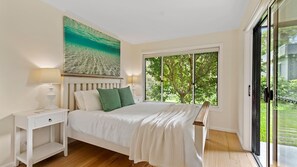 5 bedrooms, iron/ironing board, free WiFi, bed sheets - Walawaani at Narrawallee (Narrawallee)