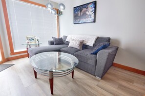 Smart TV y chimenea 
