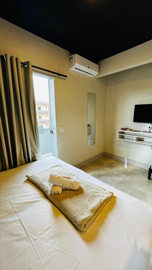 Business Triple Room | Premium bedding, Select Comfort beds, minibar, individually decorated