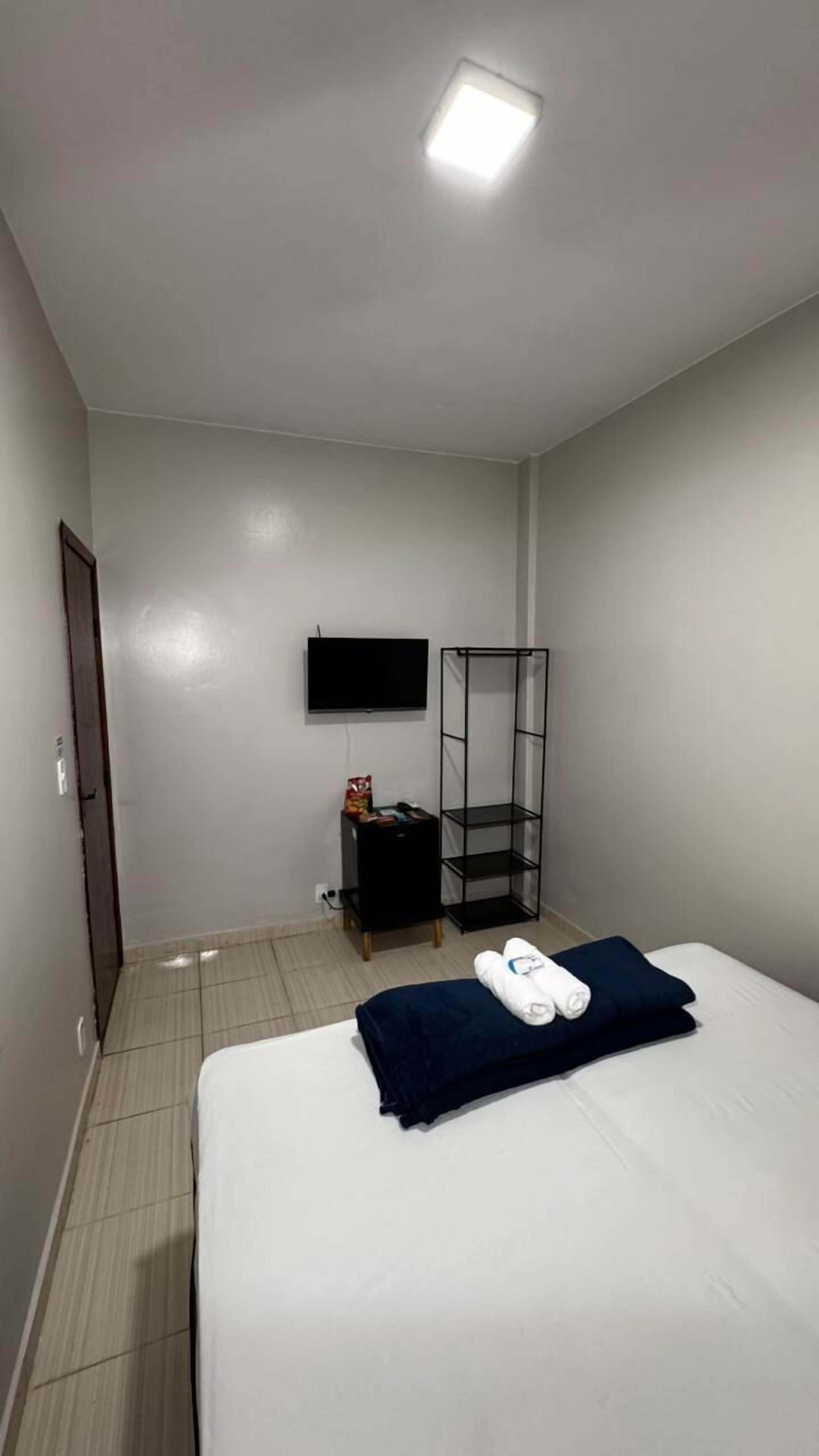 Quarto econômico, 3 quartos, banheiro compartilhado, vista para a cidade | Roupas de cama premium, camas Select Comfort, frigobar