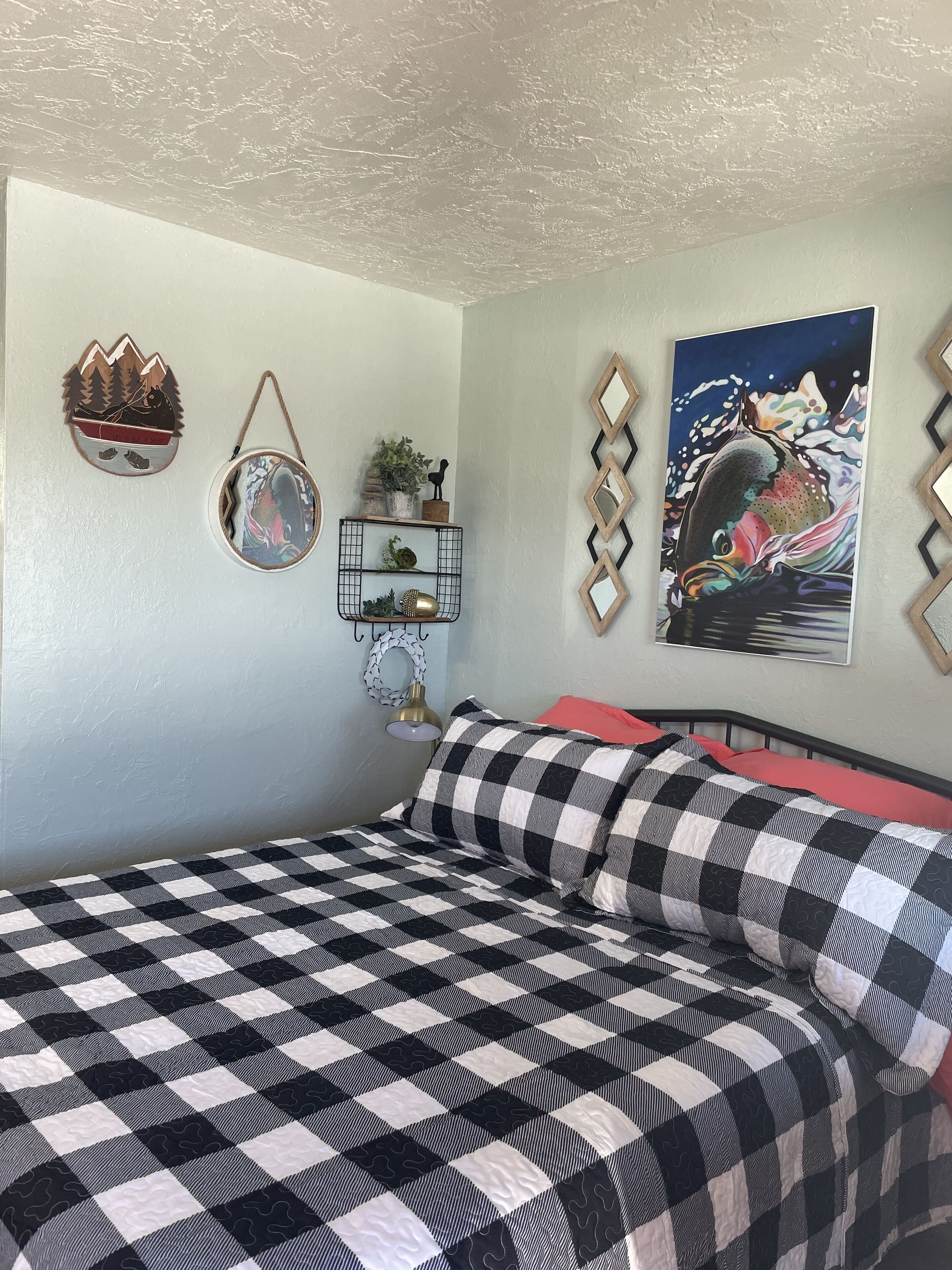 1 bedroom, egyptian cotton sheets, premium bedding, memory-foam beds