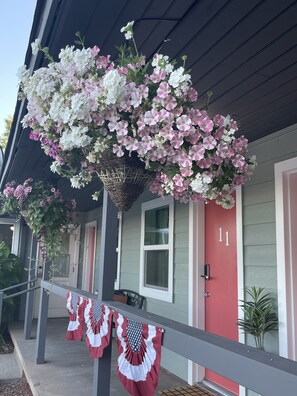 Front of property - Millz Manor at Fall River Millz (Fall River Mills)