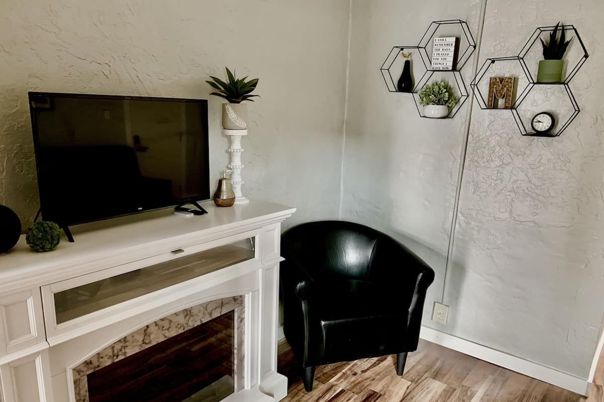 deluxe studio suite | 1 bedroom, egyptian cotton sheets, premium bedding, memory-foam beds