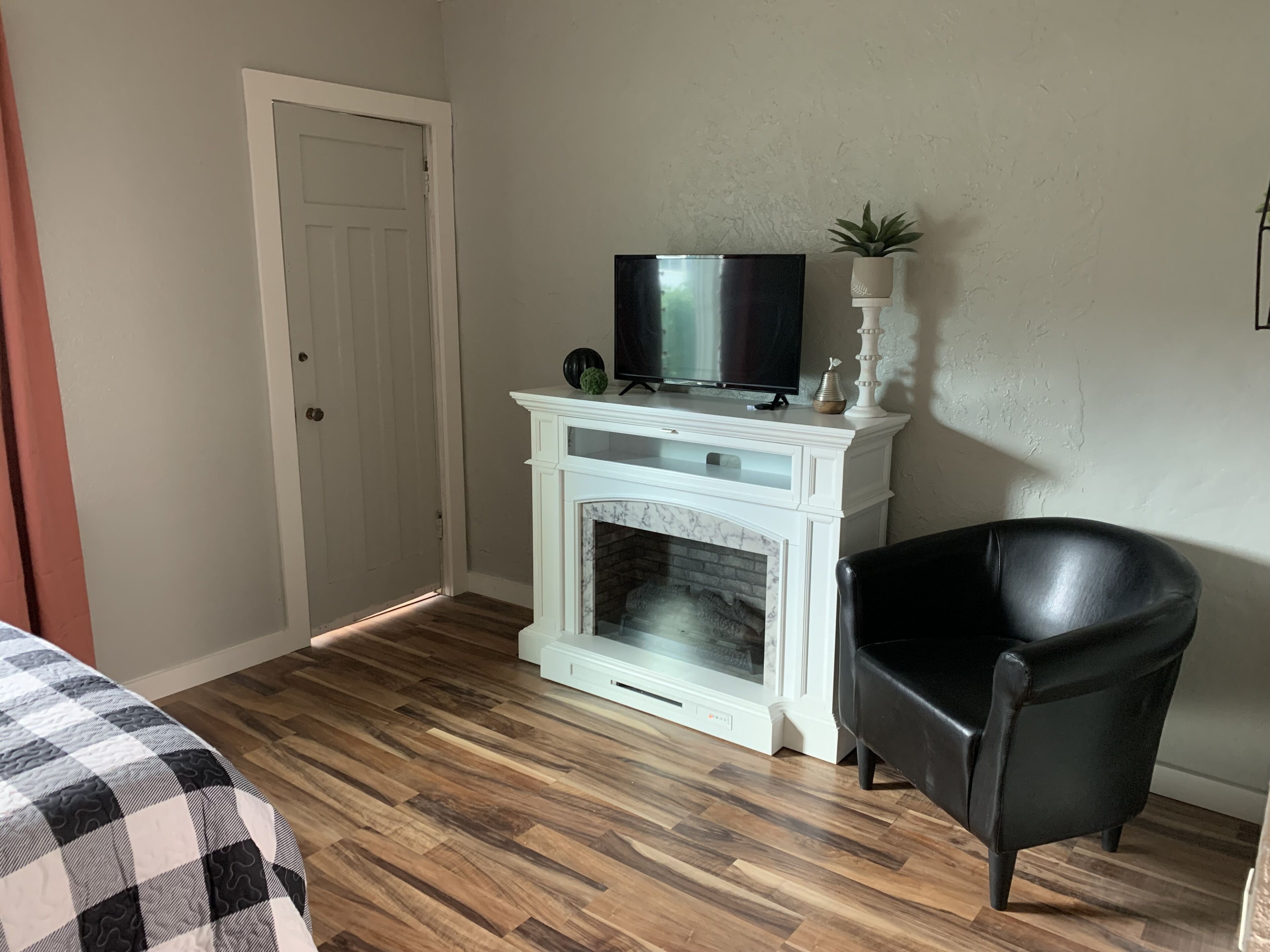 deluxe studio suite | 1 bedroom, egyptian cotton sheets, premium bedding, memory-foam beds