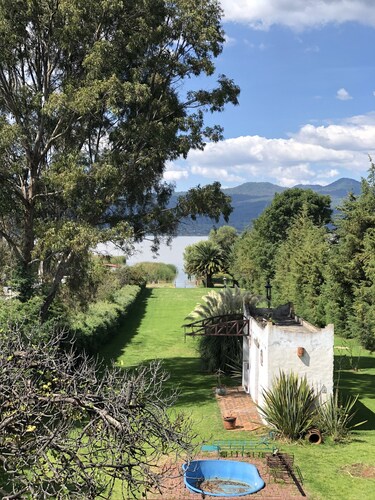 Spacious, beautiful and private Cabin with view of Lake Patzcuaro.