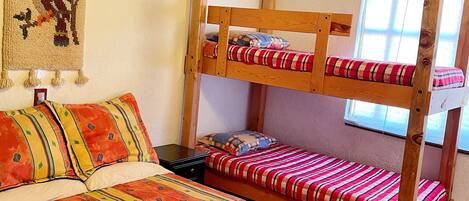 3 Schlafzimmer, Bügeleisen/Bügelbrett, WLAN, Bettwäsche