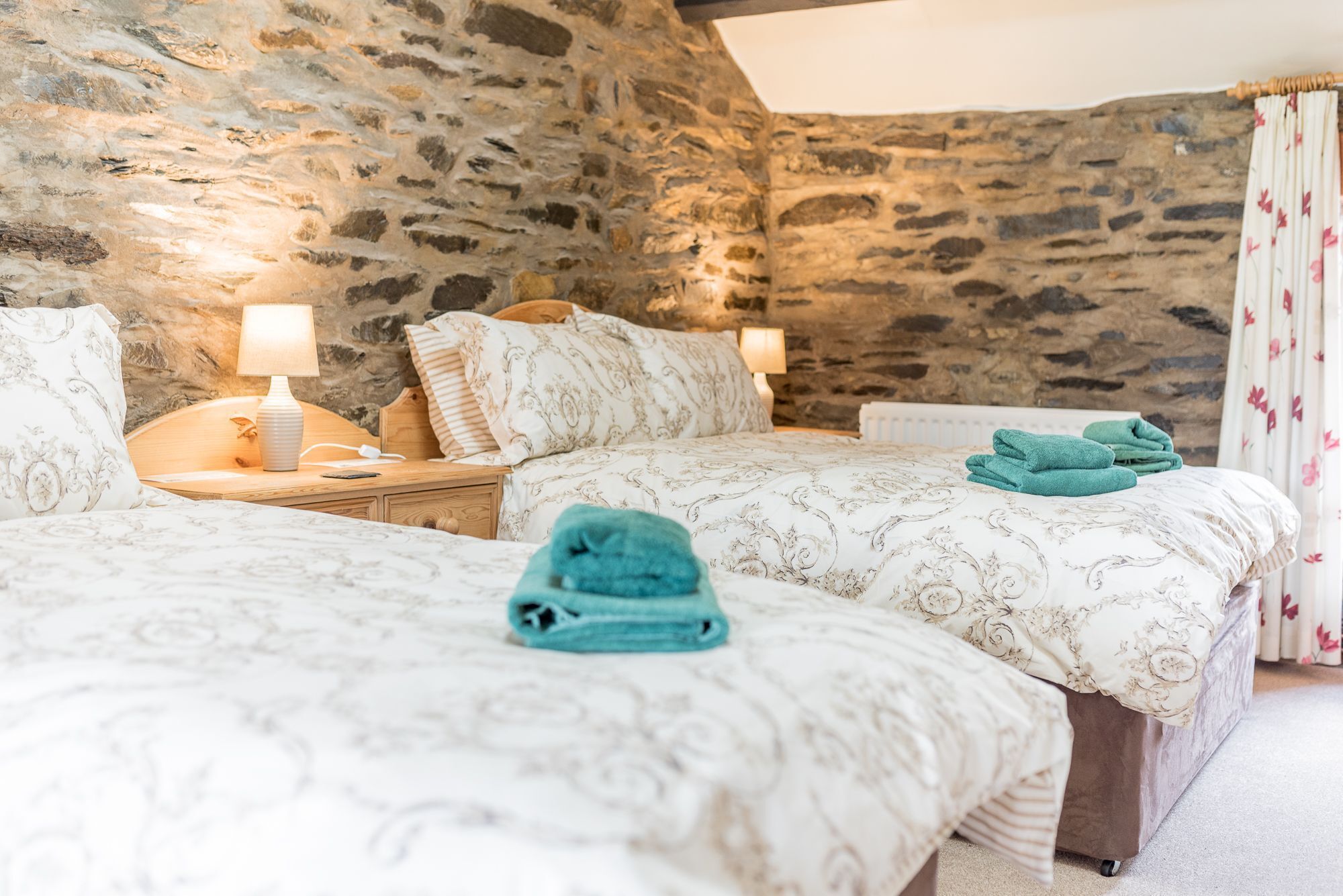 2 dormitoris, planxa i posts de planxar, wifi gratuïta i roba de llit 