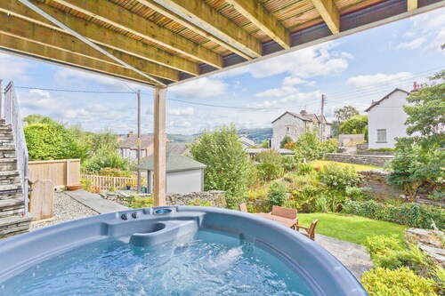Netherbeck Cottage - village location - hot tub