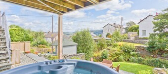 Netherbeck Cottage - village location - hot tub