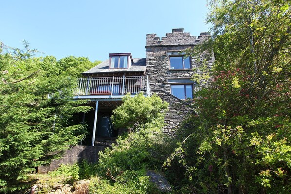 Exterior - Stunning, unique tower with 2 bedrooms and incredible views (Nr. Hawkshead)
