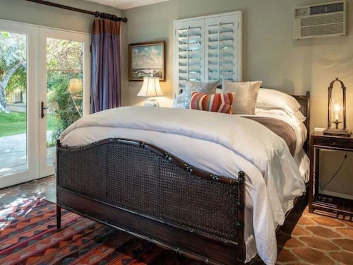 Villa Carmelita - The Sonny & Cher House