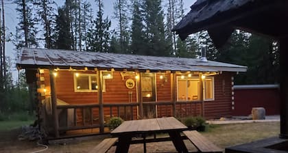 Cabin in the woods, ideal for long stays.