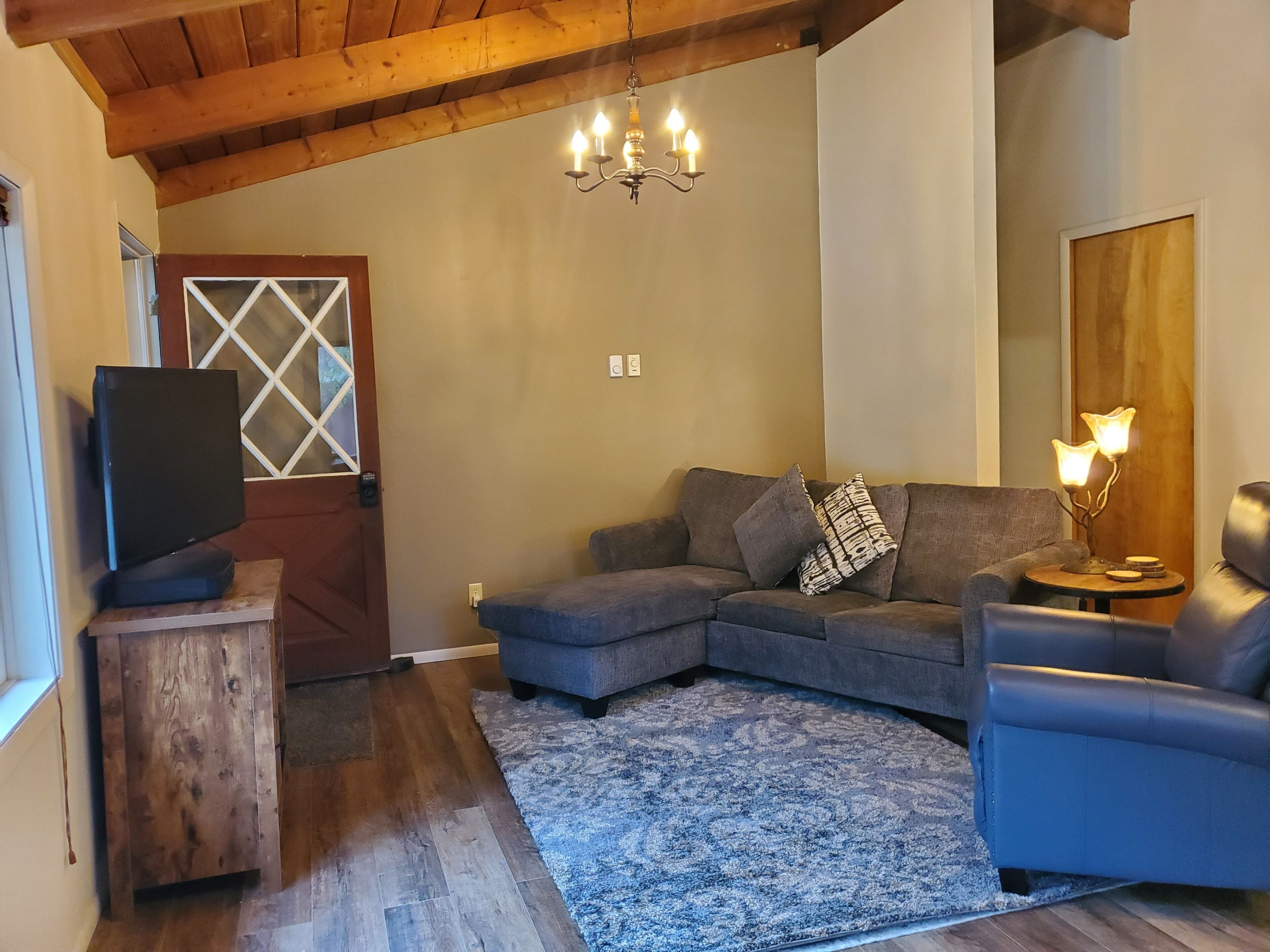 Smart TV, DVD player, books, video library