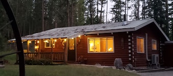 Cabin in the woods, ideal for long stays.