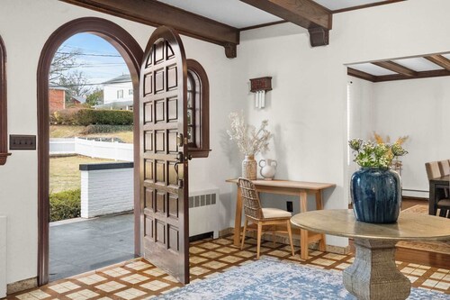 Spacious 3b/3b Mediterranean in White Plains