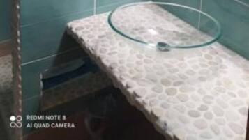 Vasca, asciugacapelli, bidet, asciugamani