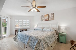 3 Schlafzimmer, Schreibtisch, Bügeleisen/Bügelbrett, Reisekinderbett