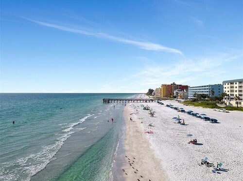 Vacation Awaits! Newly renovated, 3 bedroom, beach front condo! 