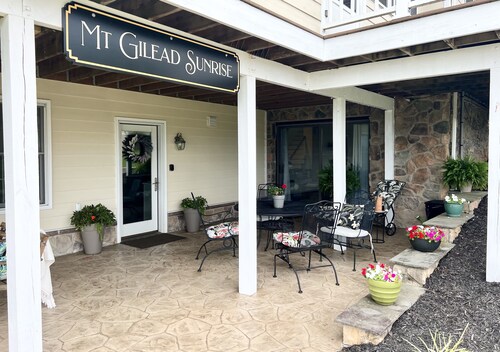 Mt. Gilead Sunrise- Country Suite close to wineries, breweries & wedding venues