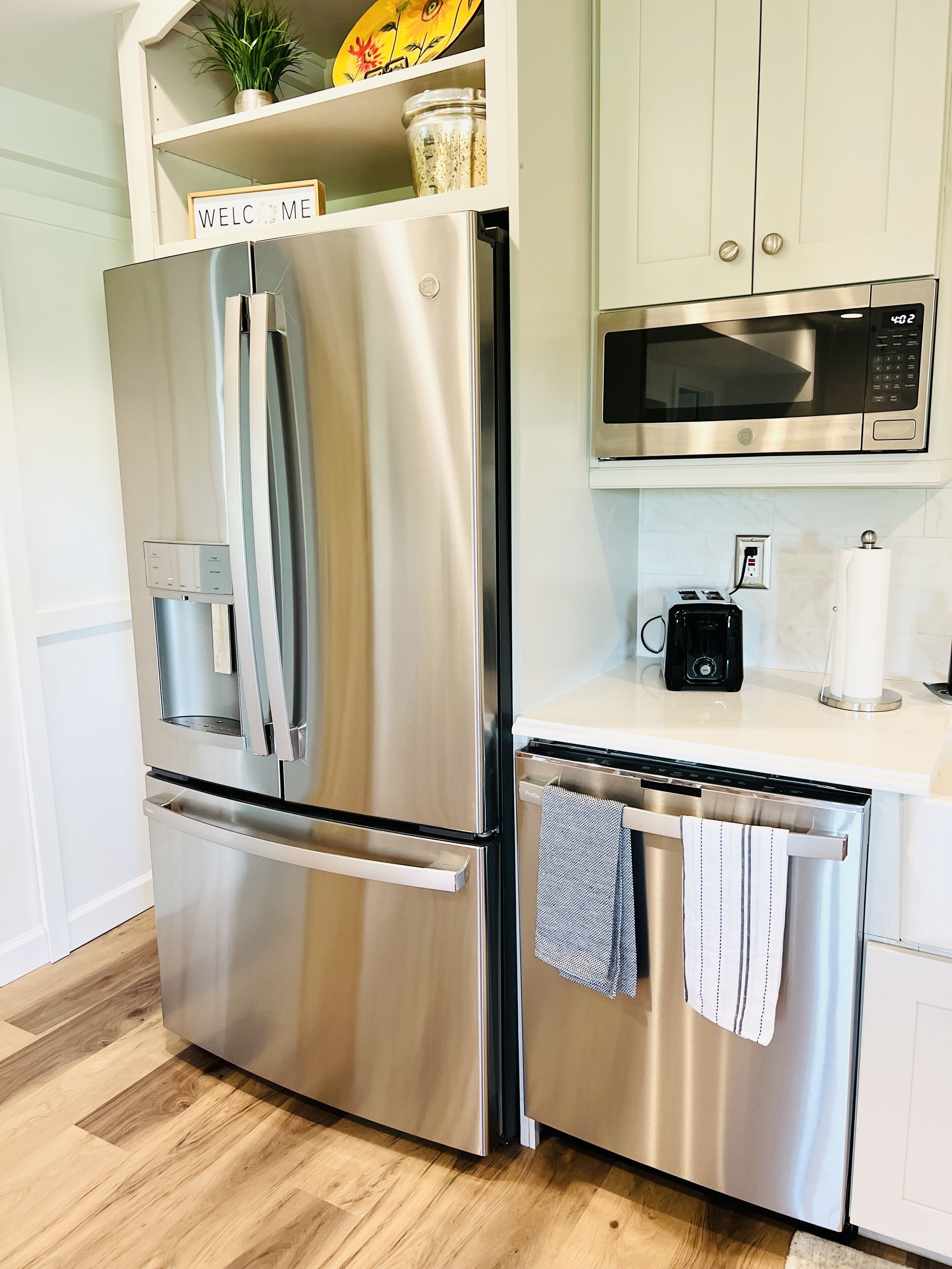 冰箱、微波炉、烤箱、炉灶