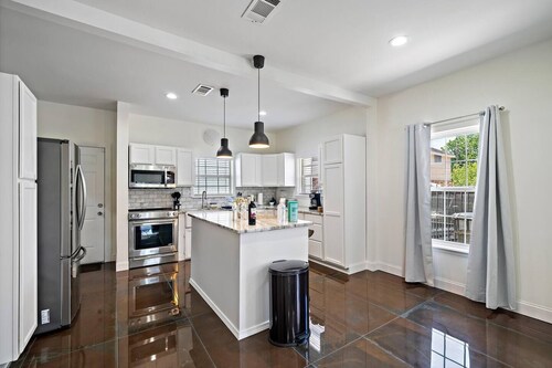 Getaway Nr Midtown, DT, TSU | Hot tub | Game Room