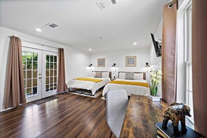 4 habitaciones, escritorio, tabla de planchar con plancha y wifi gratis 