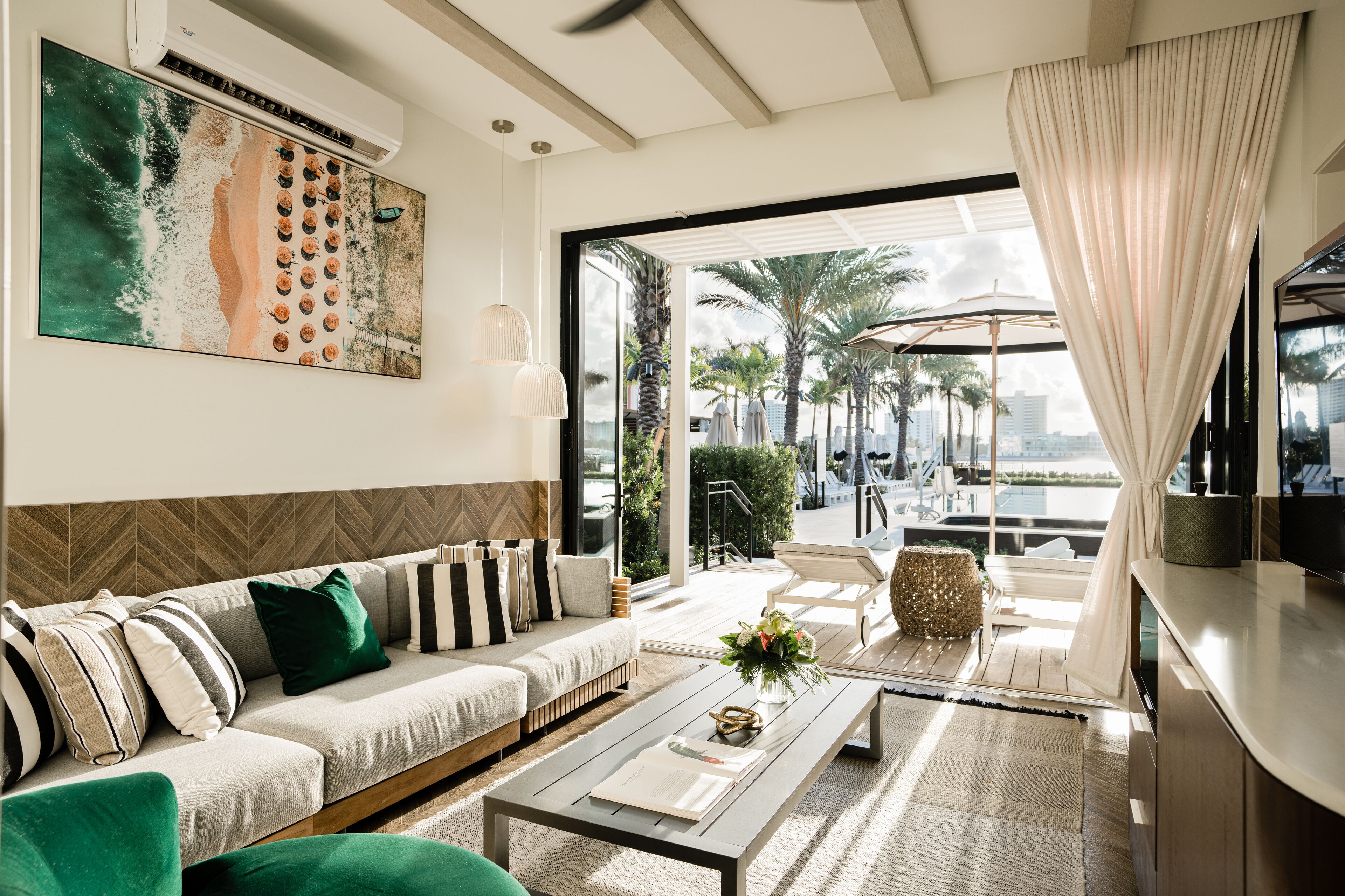 3 outdoor pools, open 9:00 AM to 6:00 PM, cabanas (surcharge)