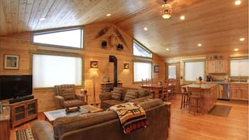Flat-screen TV, fireplace