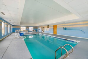 Indoor pool - Comfort Inn & Suites Madison East Interstate I-90 (Madison)