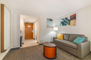 Quarto empresarial, 2 camas Queen, para não fumantes (Suite) | Roupas de cama premium, escrivaninha, espaço de trabalho para notebook