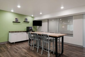 Lobby - WoodSpring Suites San Antonio UTSA - Medical Center (San Antonio)