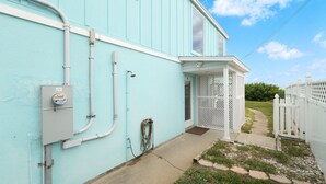 Property grounds - Surfside Retreat Unit B - Oceanfront Triplex (St. Augustine)