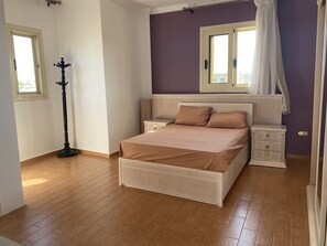 3 Schlafzimmer, Schreibtisch, kostenloses WLAN, Bettwäsche