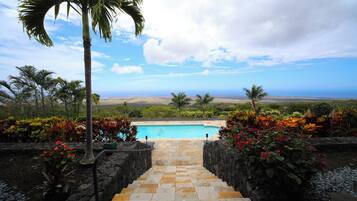 Piscine extérieure, piscine chauffée