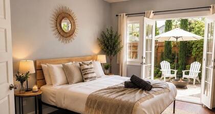 Hollywood house with parking & backyard, walk to attractions