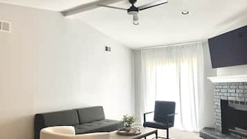 智能电视、壁炉