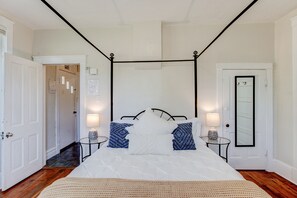 4 bedrooms, desk, free WiFi