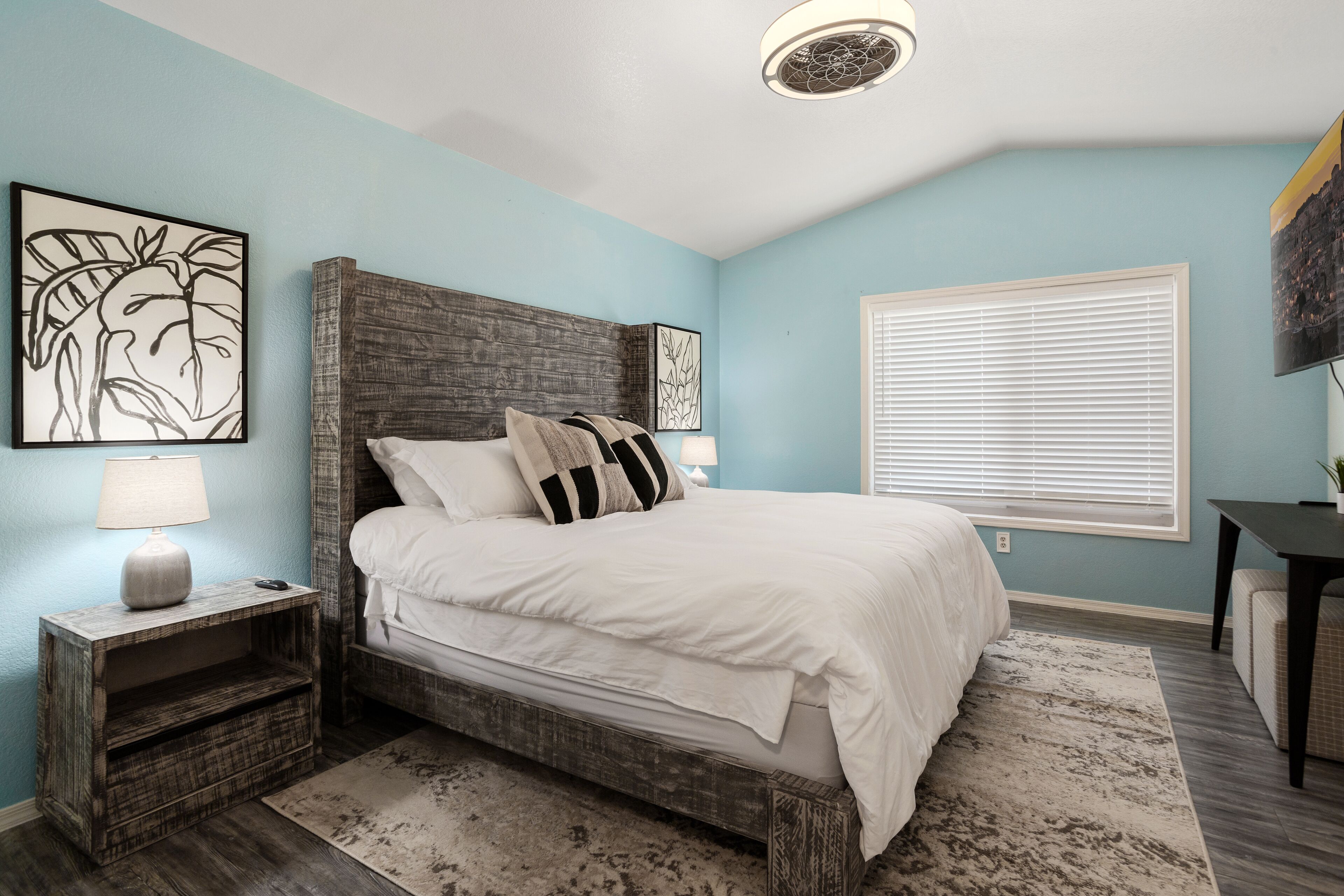 3 bedrooms, free WiFi, bed sheets, wheelchair access