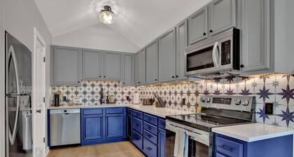 STAY ON MAIN! St Studio Apt W/ Kitchen