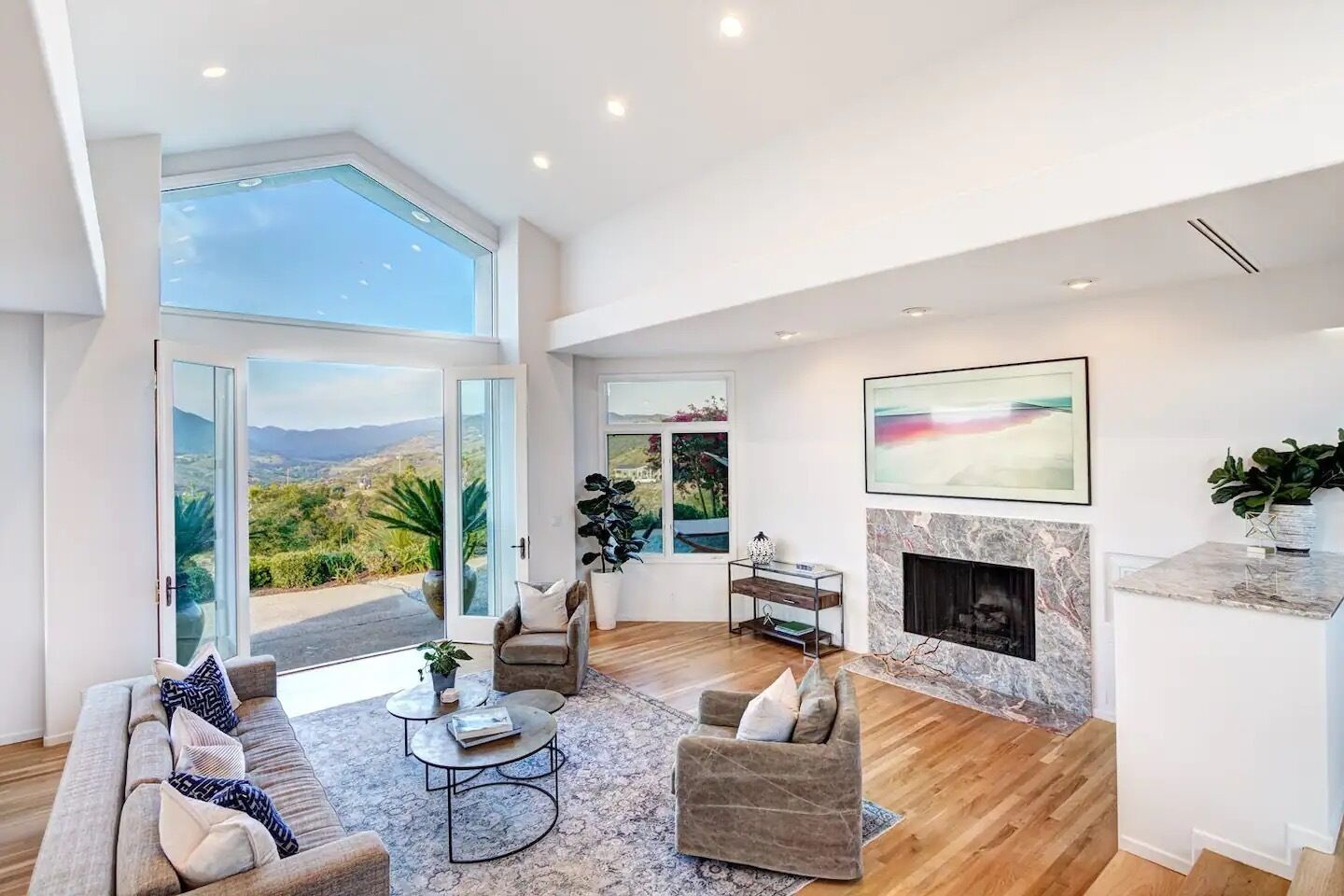 Smart TV, table tennis, books, printers