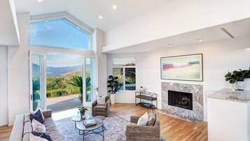 Smart TV, table tennis, books, printers