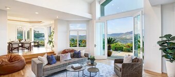 Luxury Chateau - epic saltwater lap pool, wine+beach+retreat