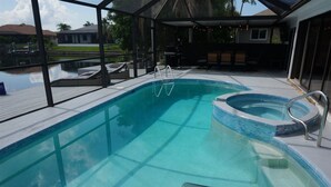 Unclassified image, 2 of 24, button - Sea La Vie (Cape Coral)