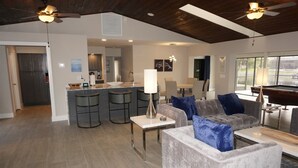 Unclassified image, 3 of 24, button - Sea La Vie (Cape Coral)
