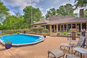 Pool - Happy Trails Hideout w/ New Bunk House &  Hot Tub! (Yantis)