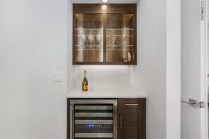 Interior - Beautifully appointed condo steps to bars, restaurants and beach (Naples)