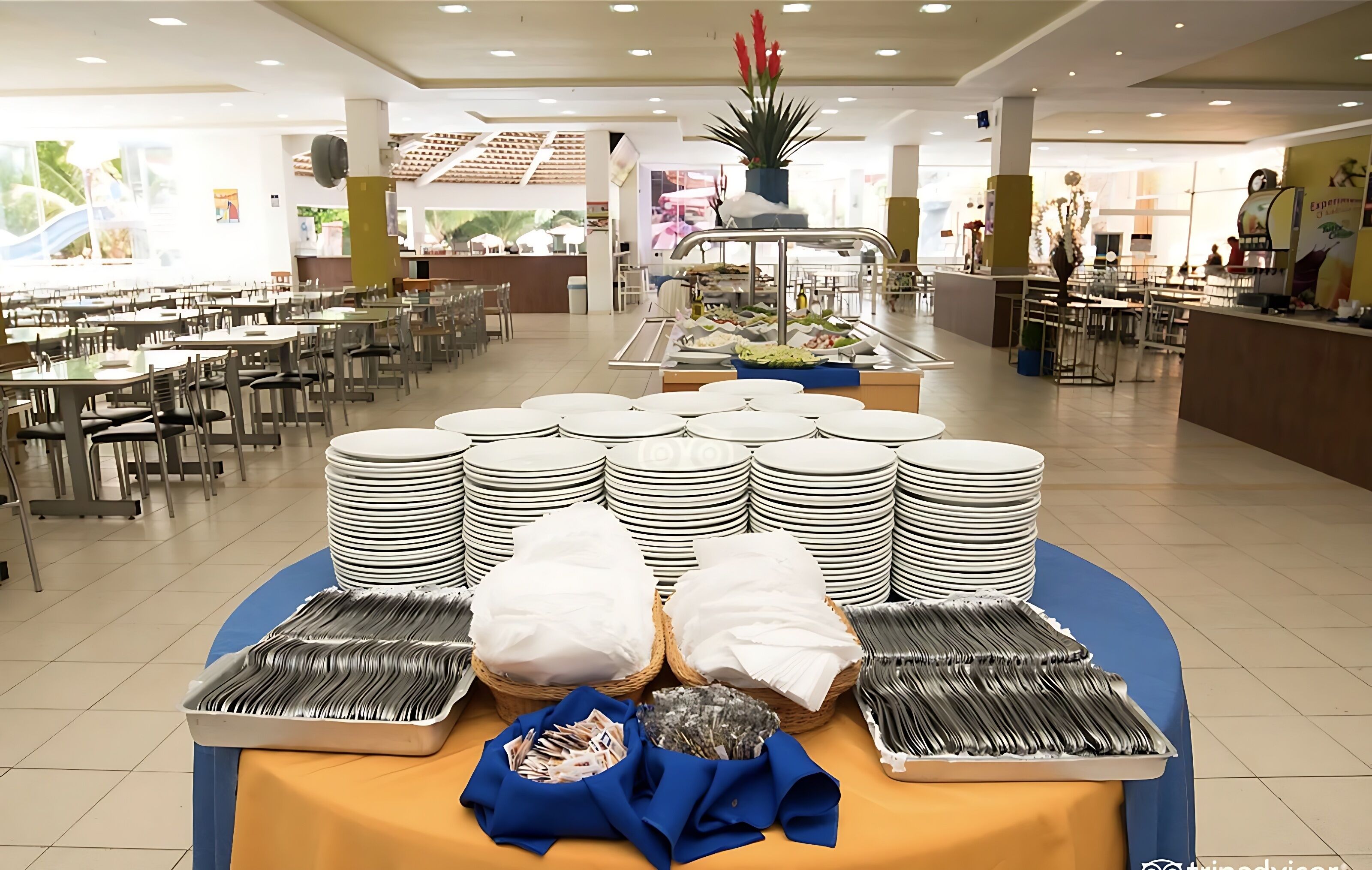 Daily buffet breakfast for a fee