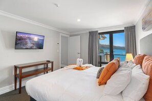 Apartment | 6 bedrooms, iron/ironing board, free WiFi - 6-BEDROOM PENTHOUSE APARTMENT - THE BEACON (Queenstown)