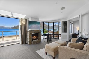 Apartment | Living area | Smart TV, Netflix, streaming services - 3-BEDROOM PENTHOUSE APARTMENT - THE BEACON (Queenstown)